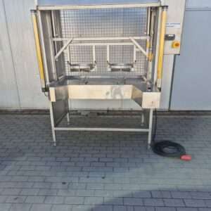 Hydrauliczna krajalnica selera, ćwiartowanie selera włoszczyzny,